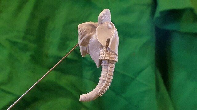 EH04 Indian Elephant Head trunk DOWN(STAR)(armoured) image 0