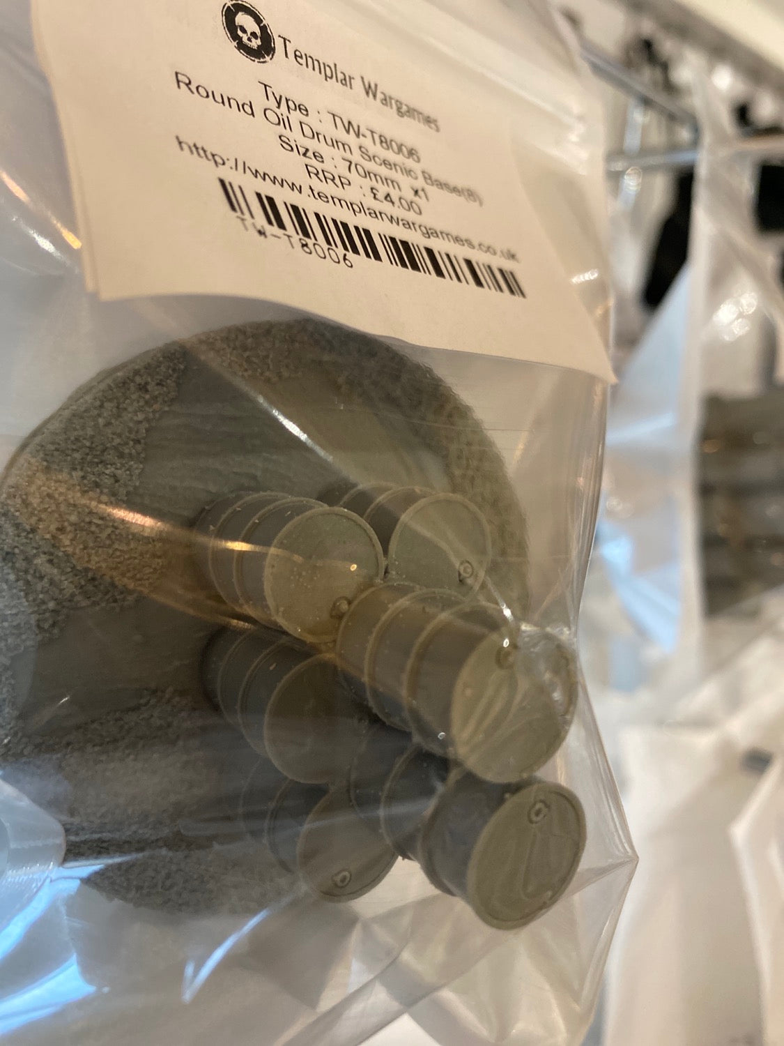 TW-T8006 28mm Scale Oil Drums(8) image 1