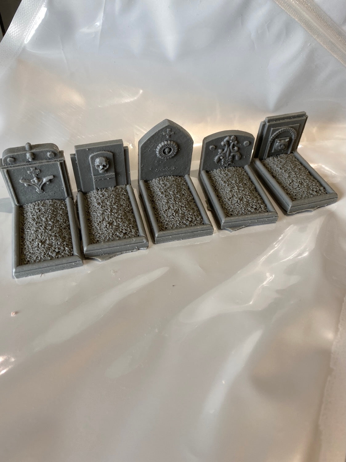 TW-T8012 Five Graves with Headstones image 0