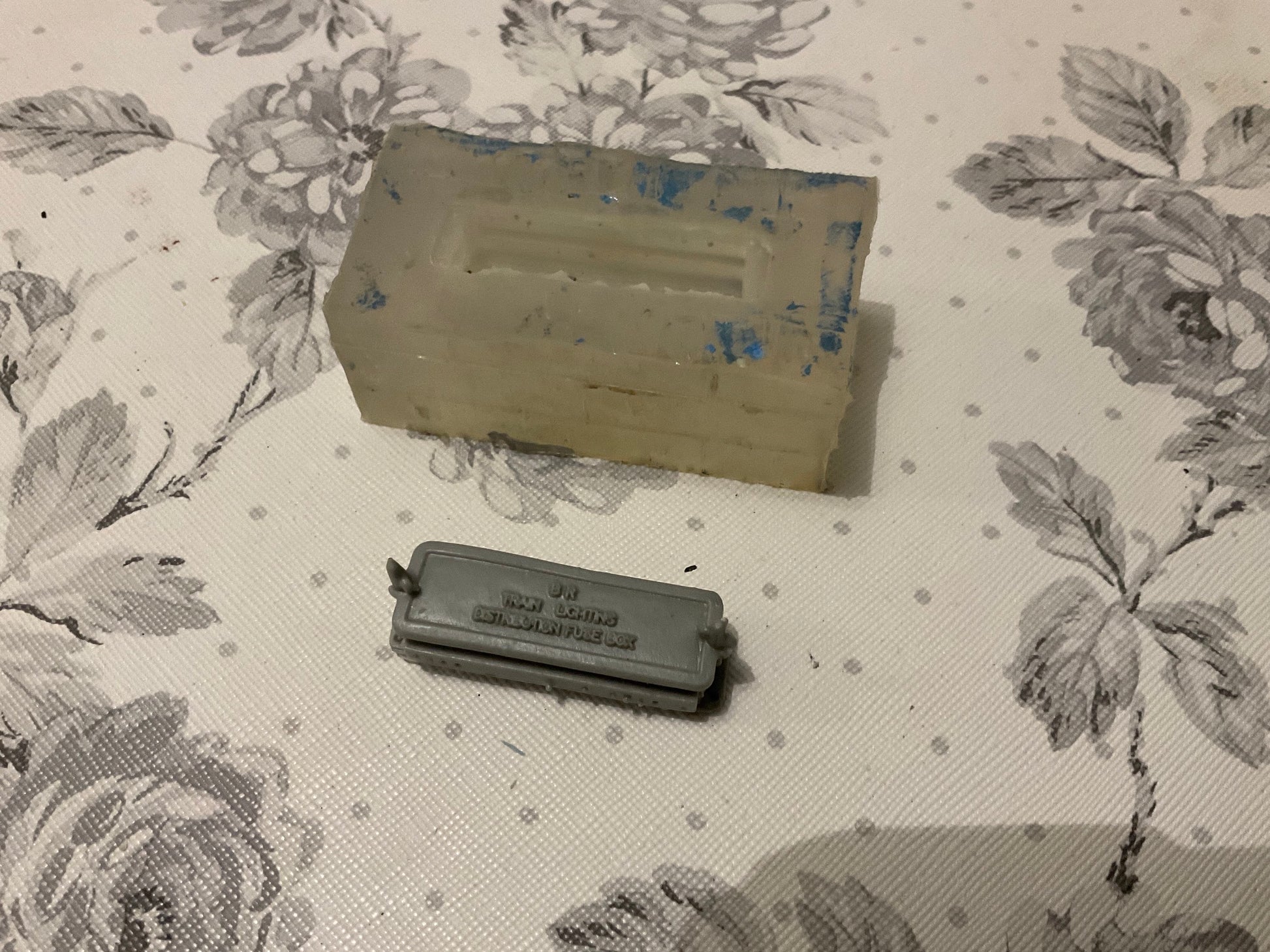 AP-5-0008 5" Coach Regulator Box image 0