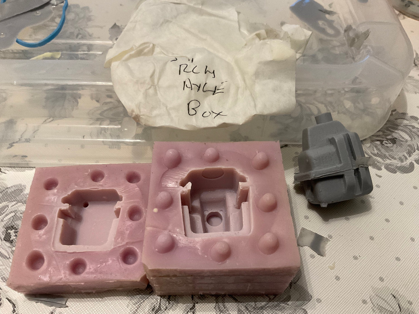 AP-5-0026 RCH Axle Box with Pin image 0