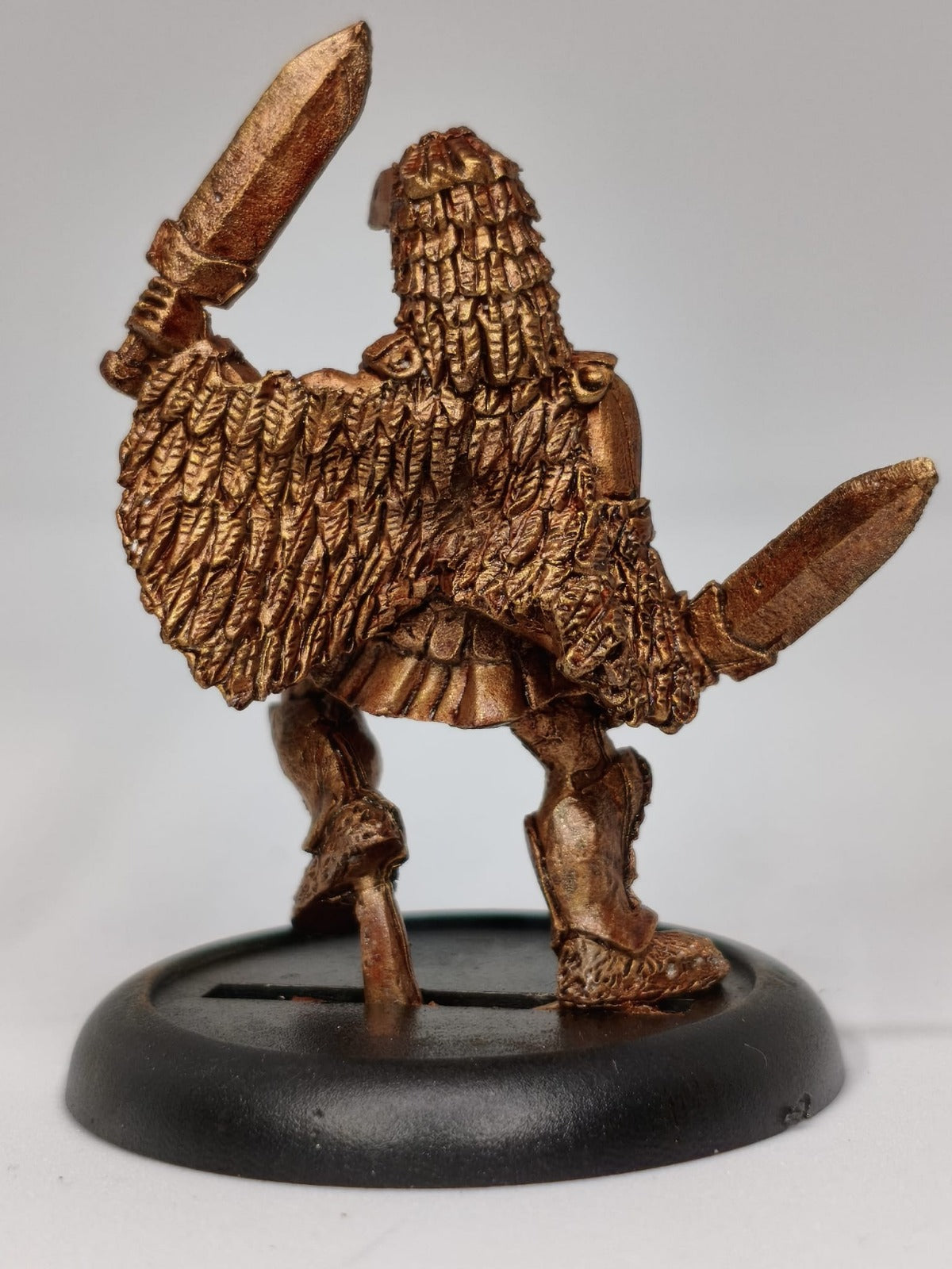 TW-TM8002 28MM Fantasy Figure Eagle Helm with two hand weapons