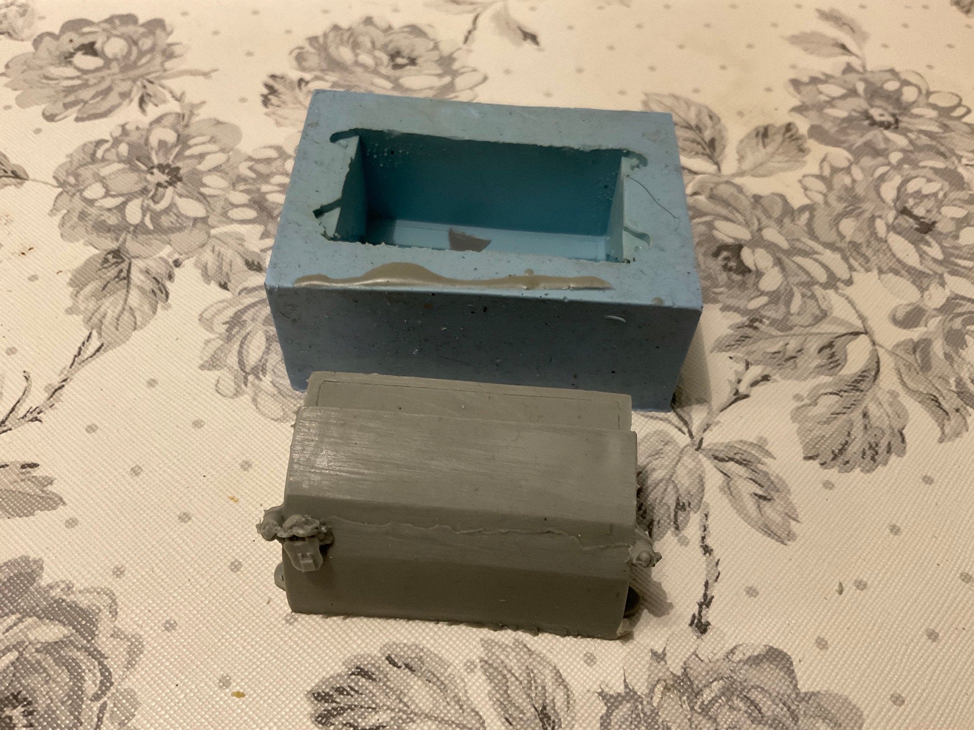 AP-5-0010 5" Coach Battery Box image 1